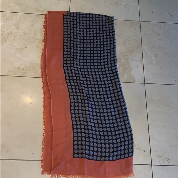 GAP Scarf - Picture 2 of 4